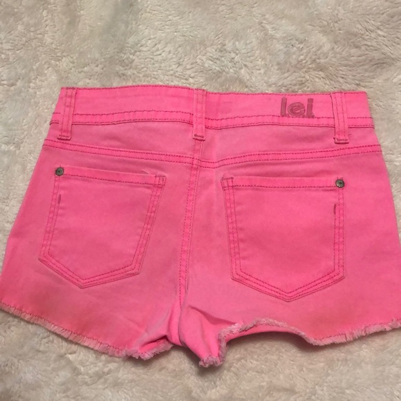 Shorts - Picture 3 of 3